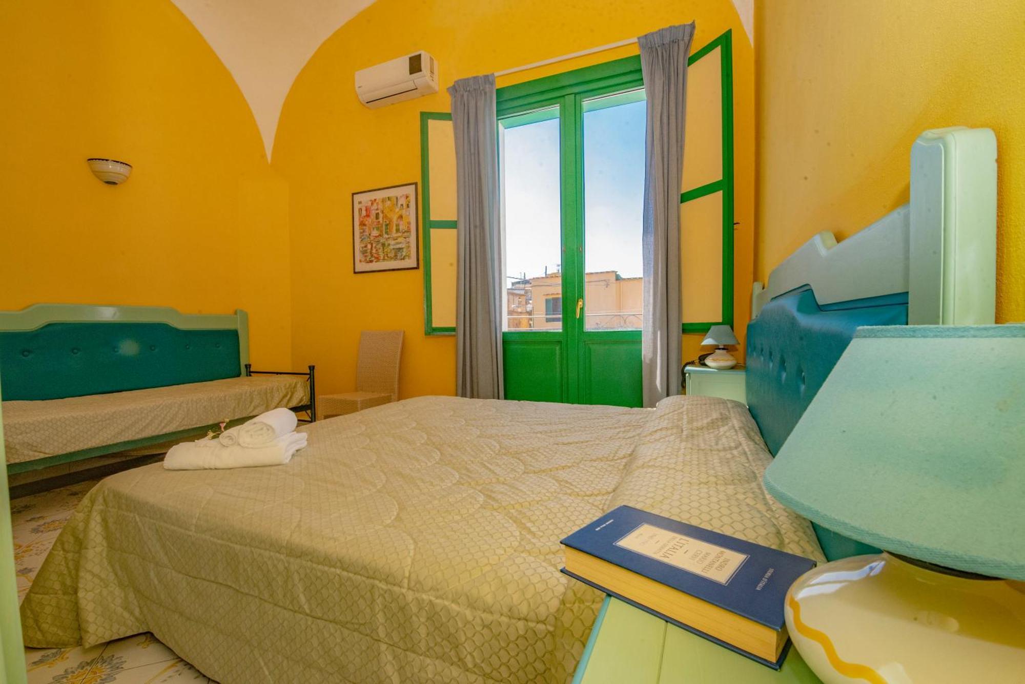 Hotel Savoia Procida Buitenkant foto