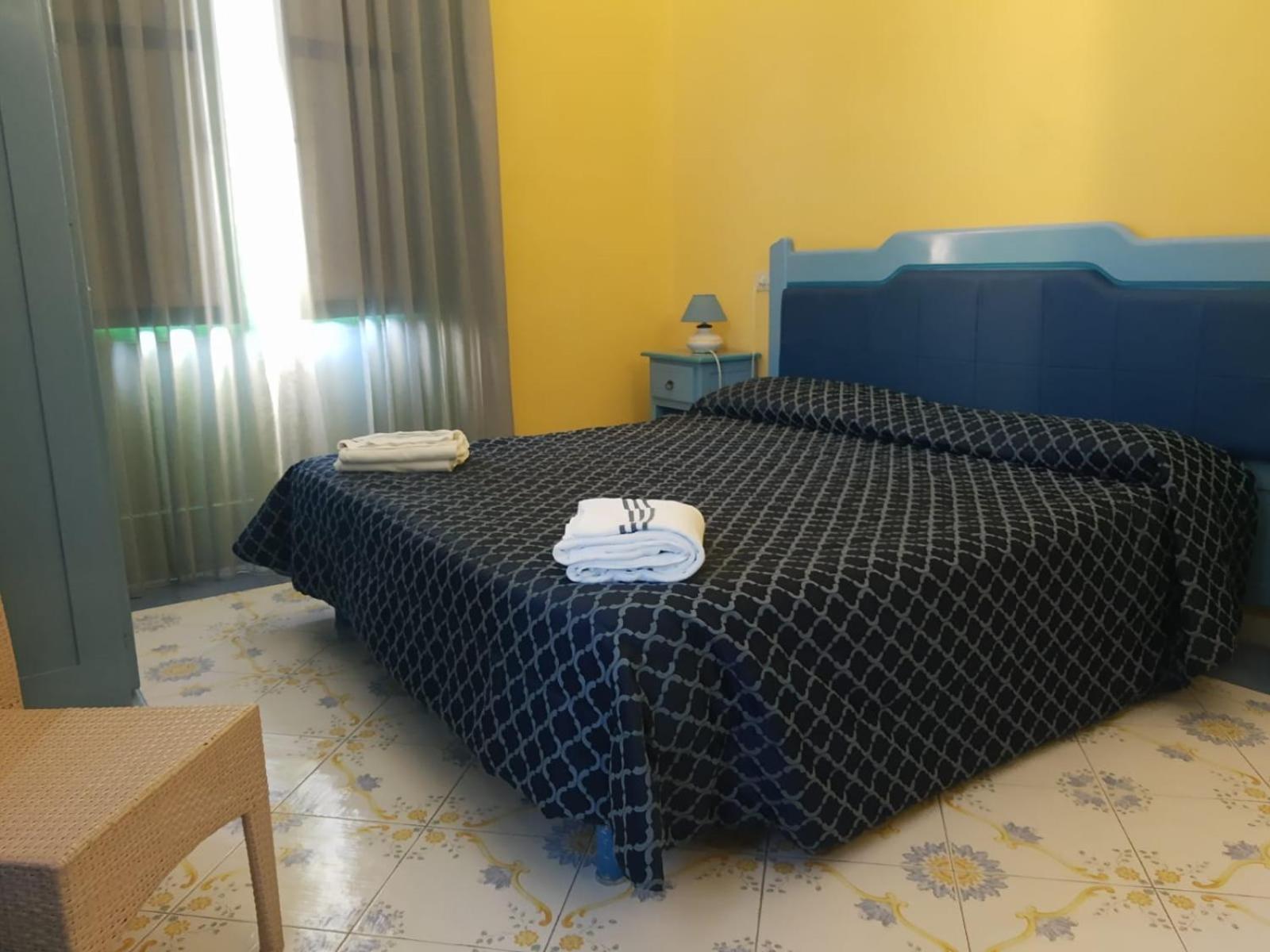Hotel Savoia Procida Buitenkant foto